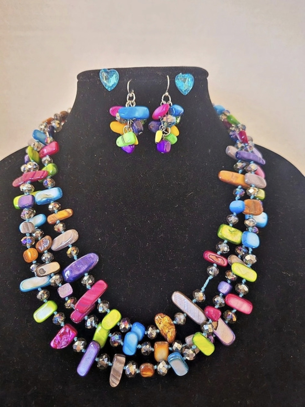 Multicolor Beaded Necklace & 2 Sets Of Earrings Like New